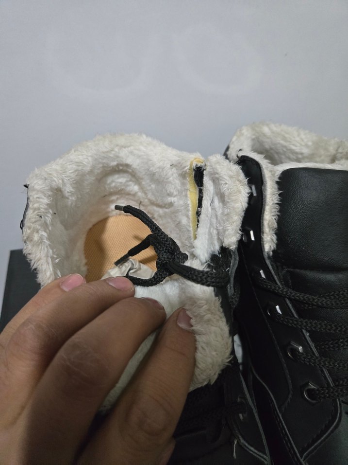 Siyah Kürklü Erkek Spor Bot - Görsel 5