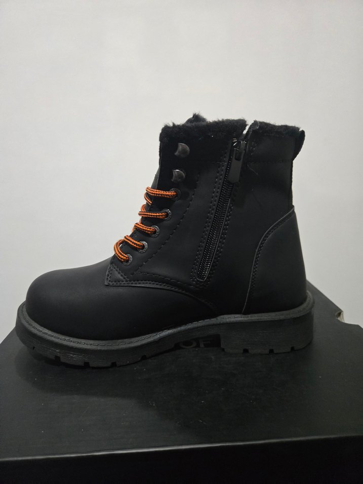 siyah Erkek Bot - Görsel 2