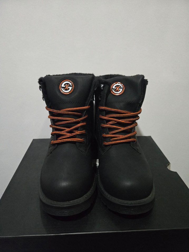 siyah Erkek Bot - Görsel 3