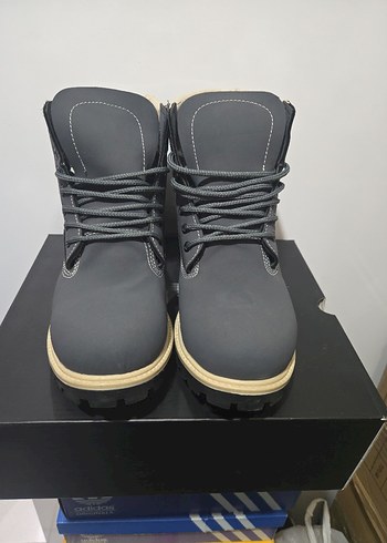 Gri Bağcıklı Erkek Bot - Görsel 3