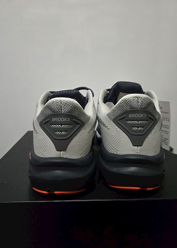 Brooks Erkek Gri Spor Ayakkabı - Görsel 6