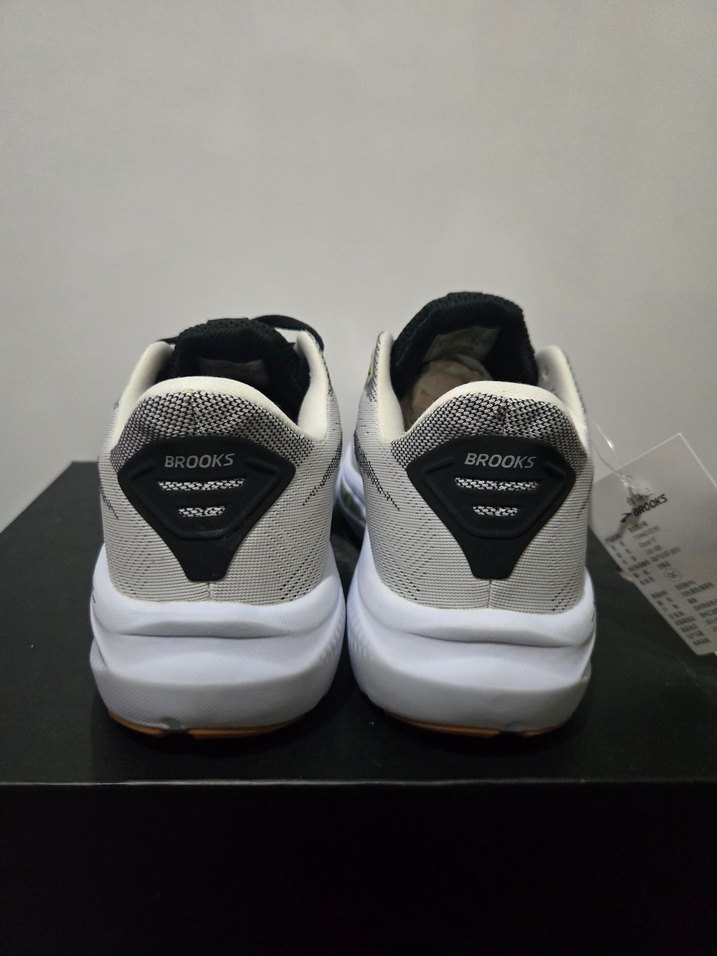 Brooks Erkek Beyaz Spor Ayakkabı - Görsel 5