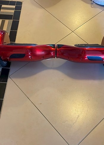 Kırmızı elektrikli kaykay (hoverboard) - Görsel 3