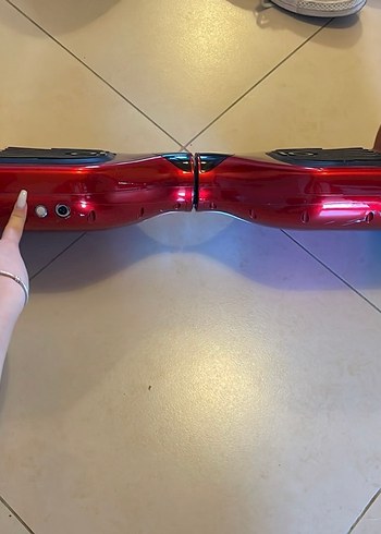 Kırmızı elektrikli kaykay (hoverboard) - Görsel 2