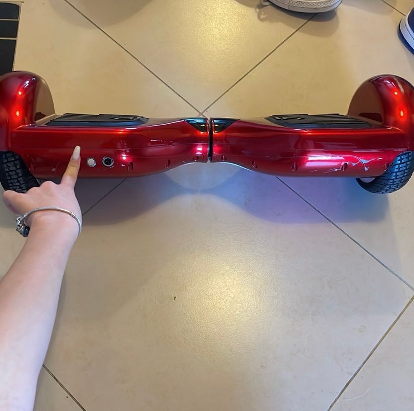 Kırmızı elektrikli kaykay (hoverboard) - Görsel 2
