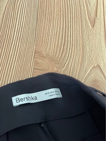 Bershka Kumaş İspanyol paça pantolon