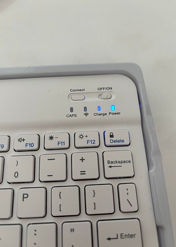 YUMAX Beyaz Kablosuz Klavye ve Mouse Seti - Görsel 3