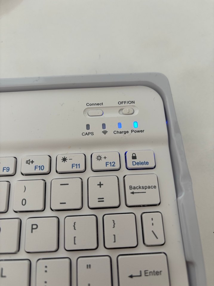 YUMAX Beyaz Kablosuz Klavye ve Mouse Seti - Görsel 3