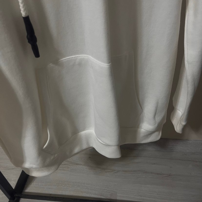 Kadın Beyaz Kapüşonlu Fermuarlı Sweatshirt - Görsel 4