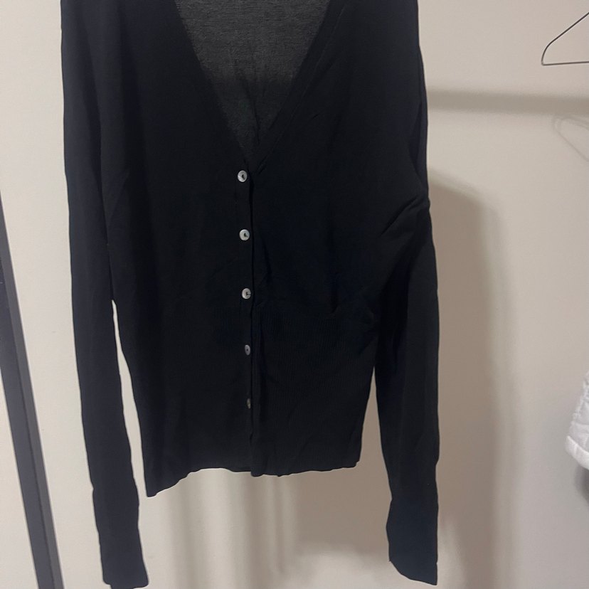 Düğmeli Siyah Kadın Hırka - Görsel 3