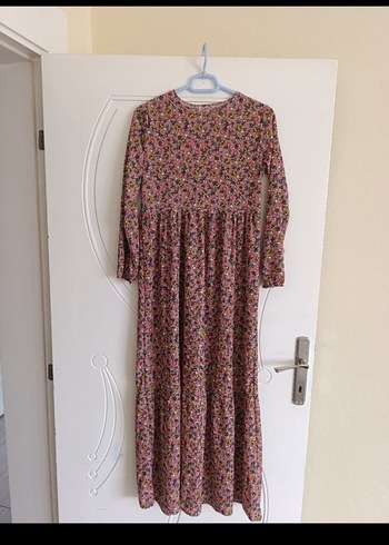 Pembe Desenli Uzun tesettür elbise - Görsel 3