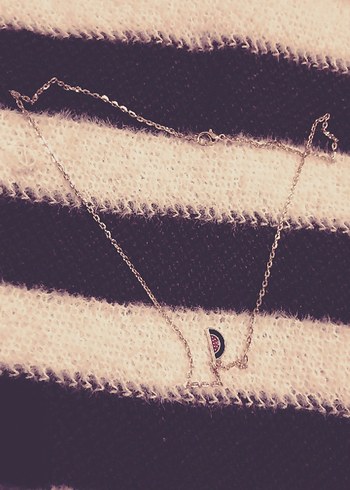 El Yapımı Karpuz Parçacıklı Uzun Zincirli Çocuk
Kolye - Görsel 2