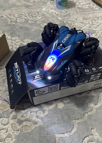 Mavi Işıklı Stunt Yarış Arabası Oyuncak - Görsel 2