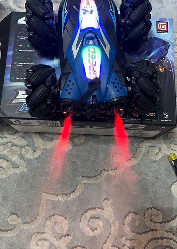 Mavi Işıklı Stunt Yarış Arabası Oyuncak - Görsel 4