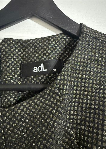 Siyah V Yaka Midi Abiye - Görsel 4