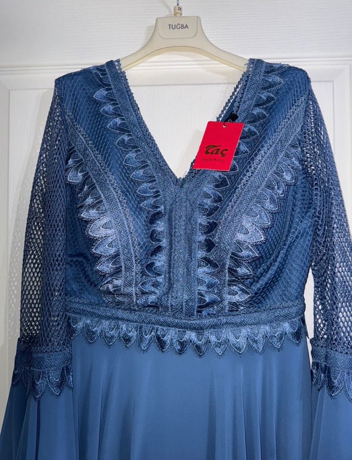 Uzun Kollu Mavi Dantel İşlemeli Bohem Elbise - Görsel 4