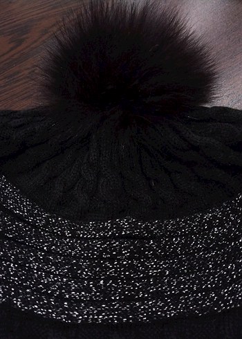 Siyah Kürklü Kadın Bere - Görsel 2