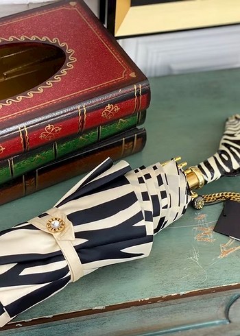 Rainie Tüylü Kulplu Zebra Desenli Şemsiye - Görsel 2