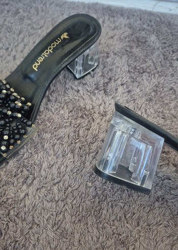 Boncuk İşlemeli Siyah Topuklu Kadın Terlik - Görsel 3