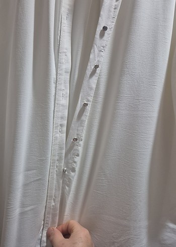 Beyaz Uzun Kollu Düğmeli Keten Gömlek - Görsel 4