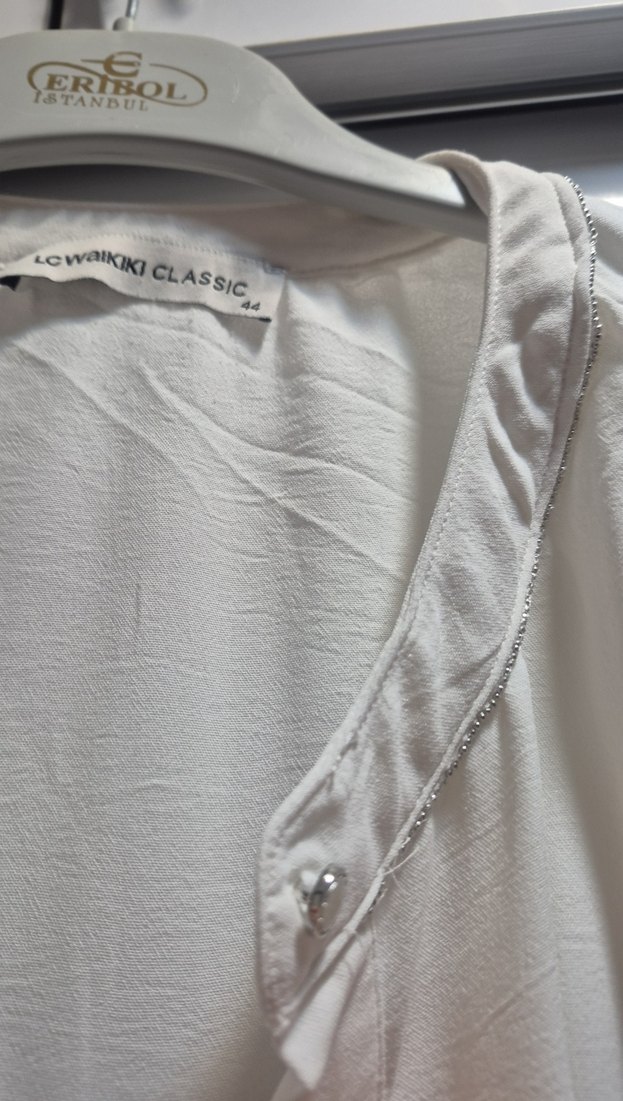 Beyaz Uzun Kollu Düğmeli Keten Gömlek - Görsel 2