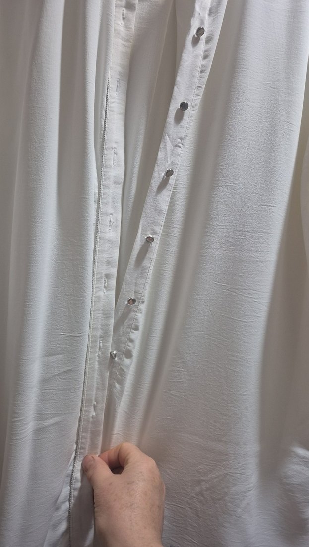 Beyaz Uzun Kollu Düğmeli Keten Gömlek - Görsel 4