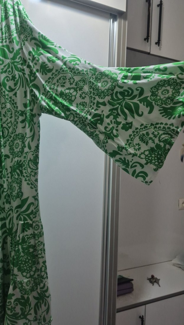 Yeşil Pilili Bohem V Yaka Uzun Elbise - Görsel 2