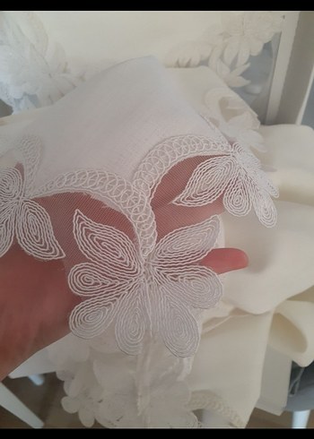 İşlemeli Beyaz Masa Örtüsü - Görsel 3