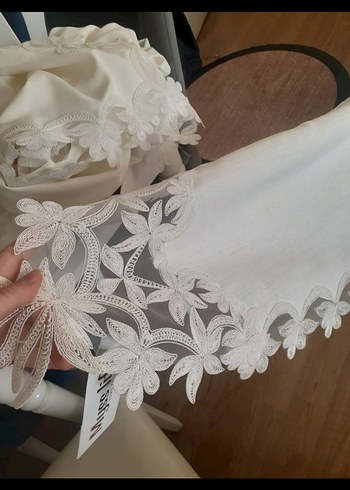 İşlemeli Beyaz Masa Örtüsü - Görsel 7