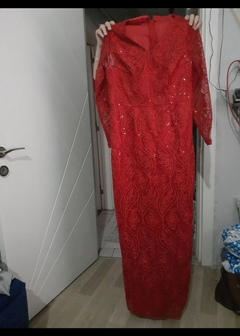 Dantel İşlemeli Kırmızı Uzun Abiye Elbise - Görsel 4