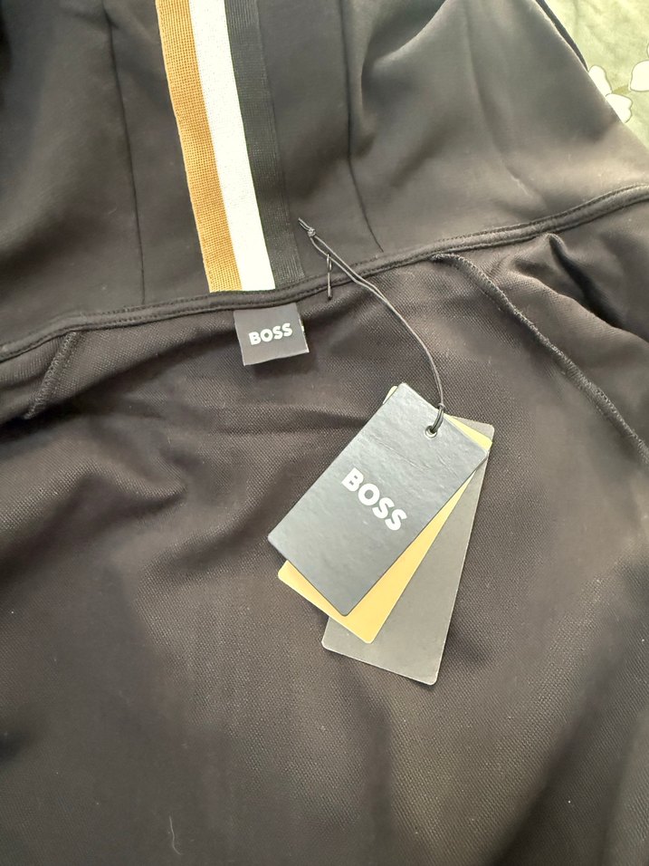 HUGO BOSS EŞOFMAN TAKIMI SIFIR - Görsel 2