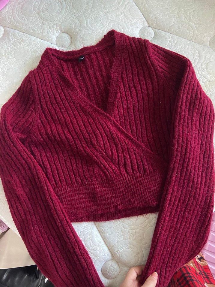 Bordo V Yaka Kısa Kemerli Kadın Kazak - Görsel 3