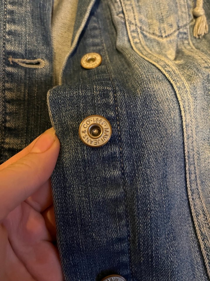 Gri Kapüşonlu Düğmeli Kadın Denim Ceket - Görsel 3
