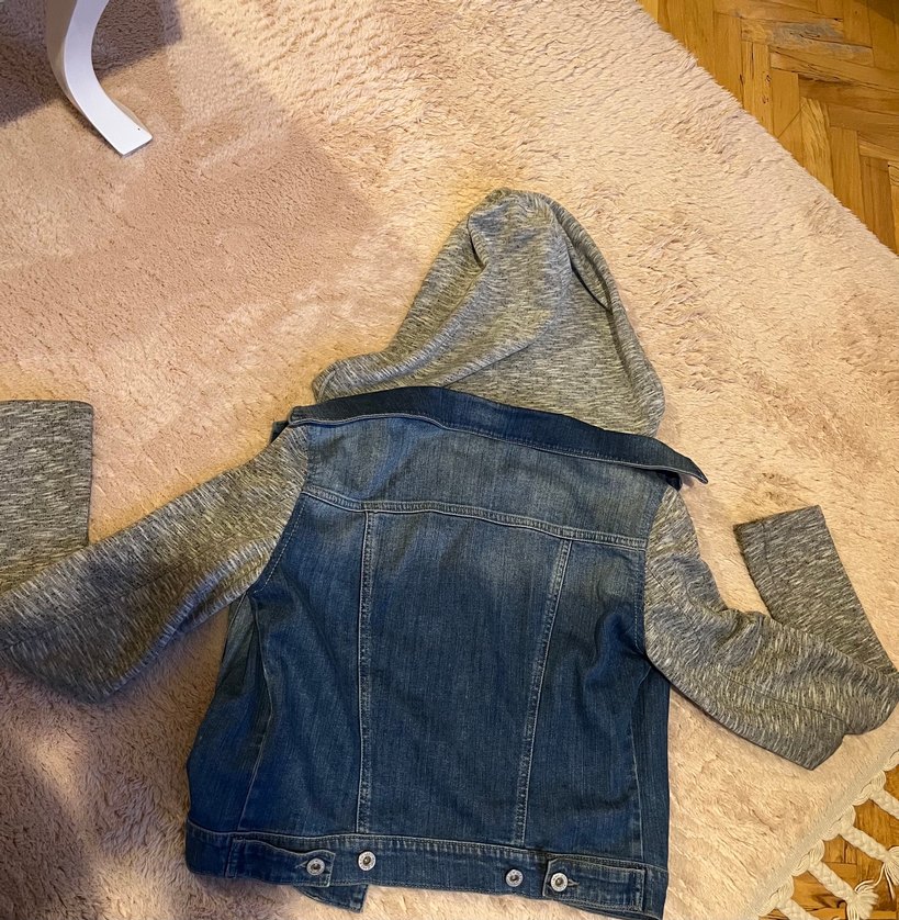 Gri Kapüşonlu Düğmeli Kadın Denim Ceket - Görsel 5