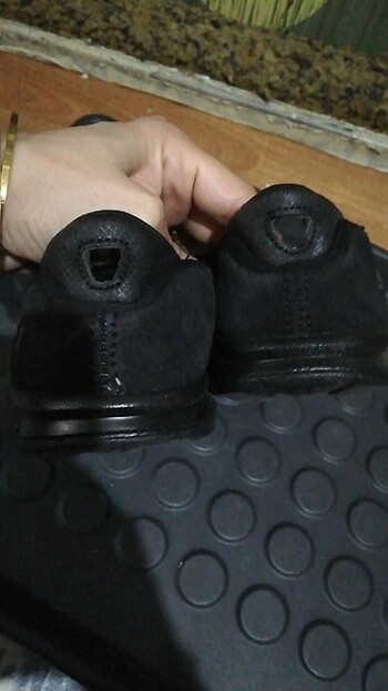37 Beden siyah Renk Skechers günlük ayakkabı