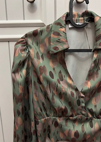 Şık Saten Gömlek - Görsel 2