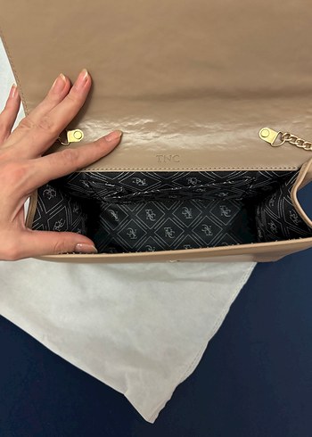 Zincir Detaylı Bej Kadın Çanta - Görsel 4