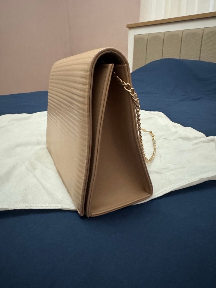 Zincir Detaylı Bej Kadın Çanta - Görsel 2