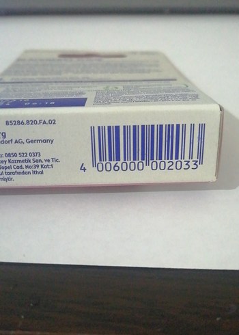 Nivea Black Berry Shine Dudak Bakım Balmı - Görsel 3