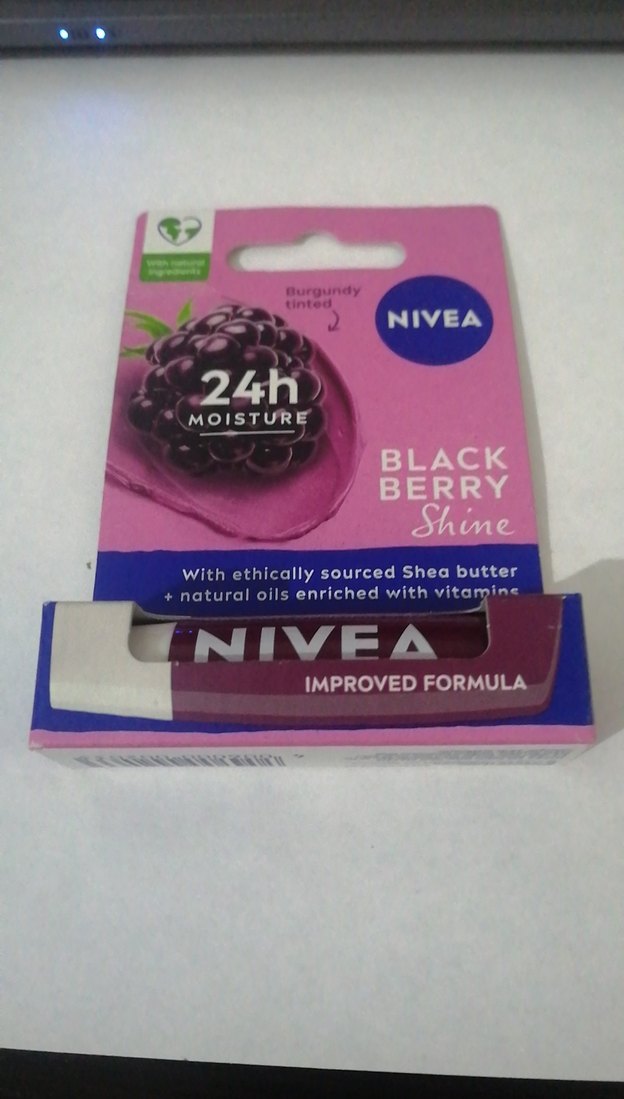 Nivea Black Berry Shine Dudak Bakım Balmı - Görsel 2