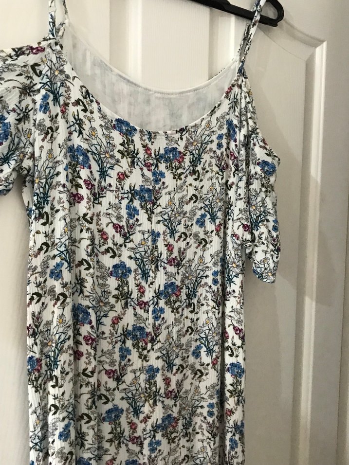 Uzun Askılı Çiçekli Elbise - Görsel 3