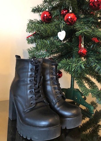 Siyah Platform Topuklu Gotik Kadın Bot - Görsel 2