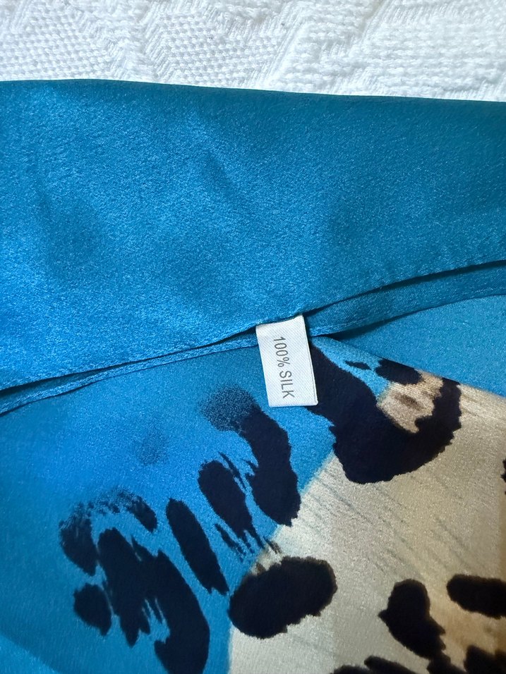 Turkuaz Parlak Leopar Desenli İpek Şal - Görsel 3