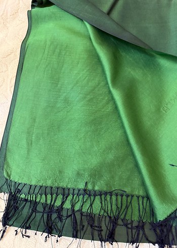 Parlak Yeşil Drapeli Kadın Şal - Aker - Görsel 4