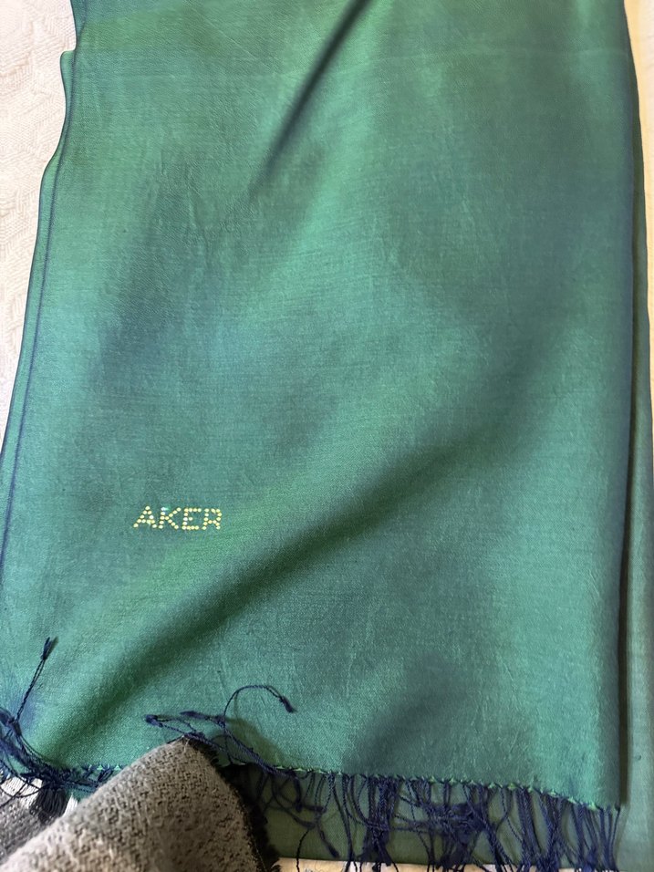 Parlak Yeşil Drapeli Kadın Şal - Aker - Görsel 3