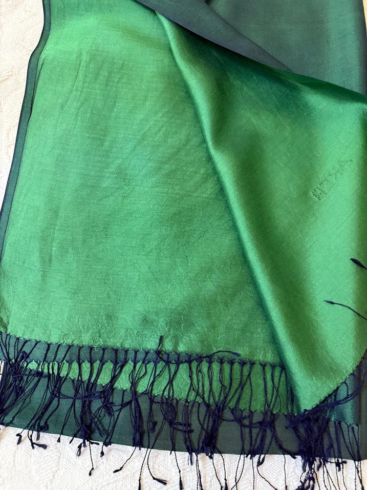 Parlak Yeşil Drapeli Kadın Şal - Aker - Görsel 5