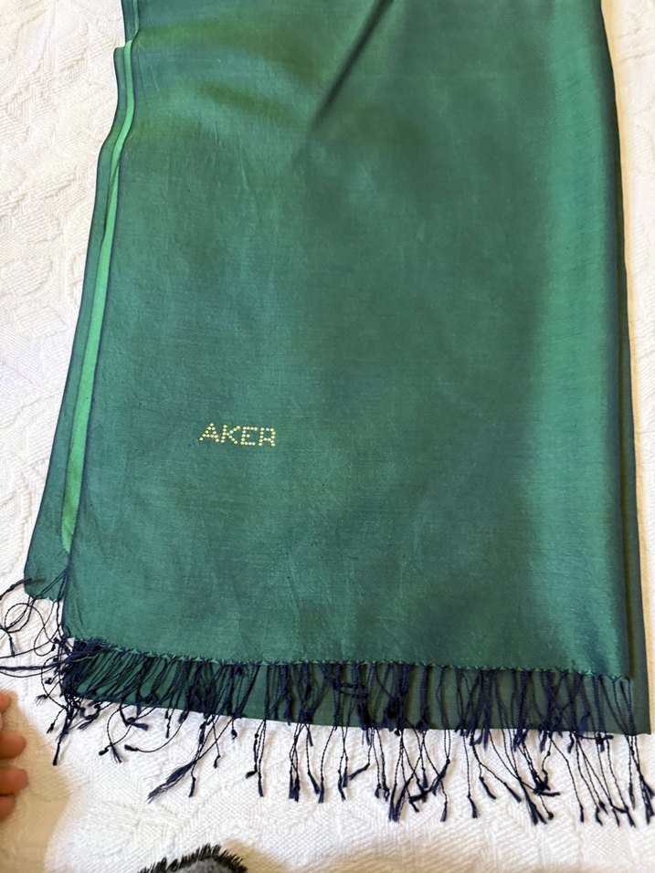 Parlak Yeşil Drapeli Kadın Şal - Aker - Görsel 2