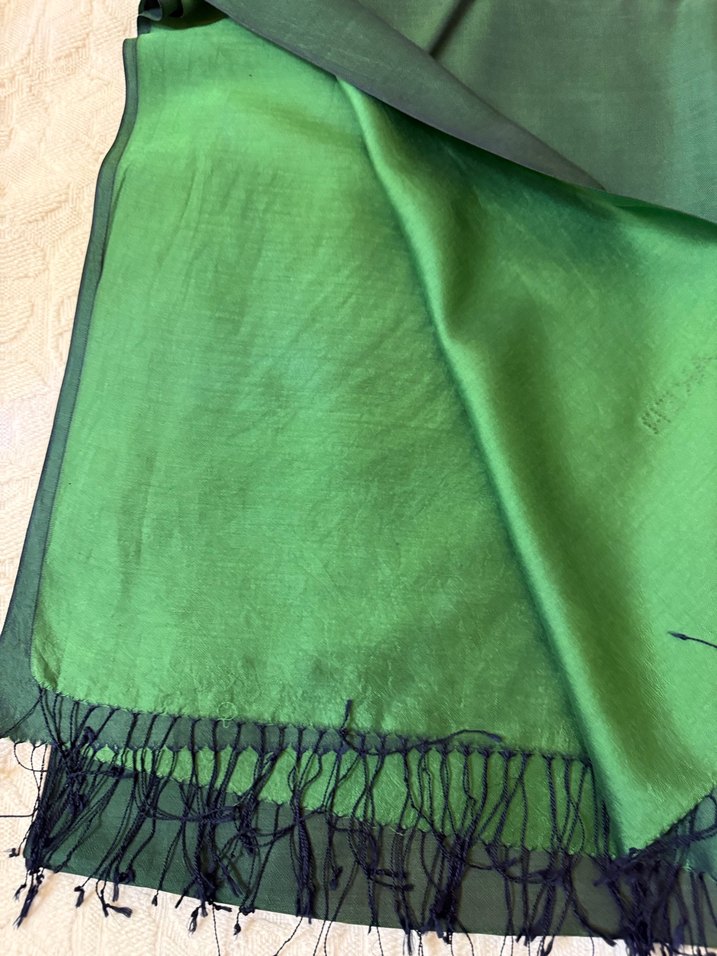 Parlak Yeşil Drapeli Kadın Şal - Aker - Görsel 4