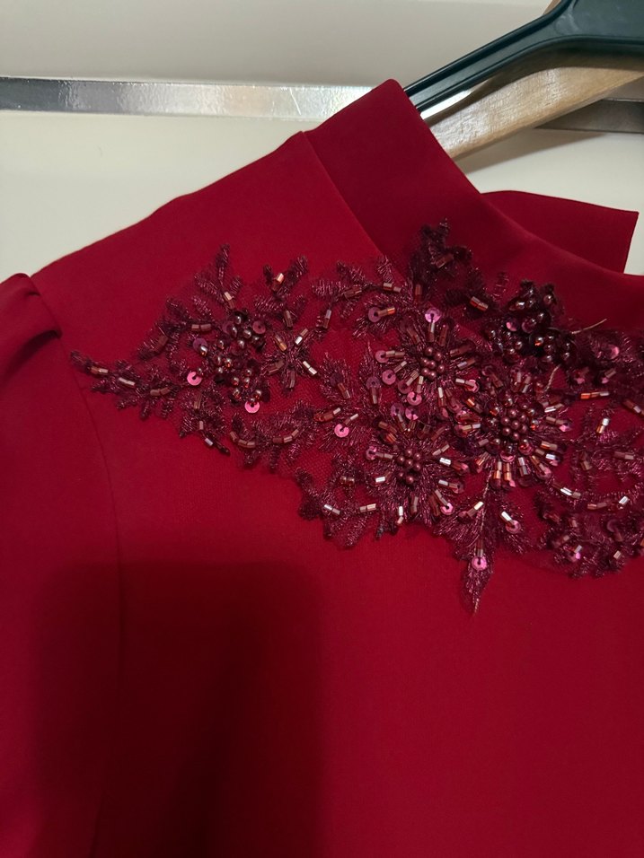 Kırmızı İşlemeli Uzun Kollu Abiye Elbise setrms 40/42 uyumlu - Görsel 5