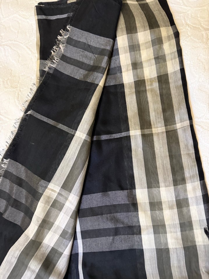 Kadın Gri Burberry desenli şal - Görsel 2